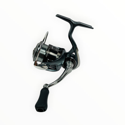 23 Daiwa Airity ST SF2000SS-P